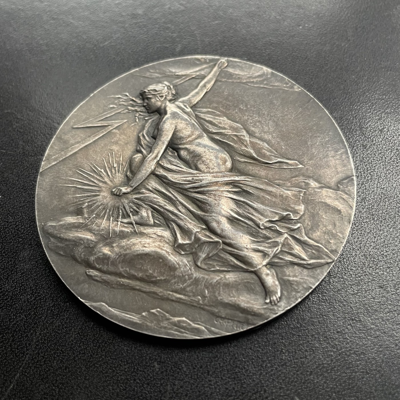 「木头集藏」章牌专场-第37期 CH.Pillet～法国电力女神大银章  直径：68mm，108.8g ，边铭：丰饶角 2 ARGENT