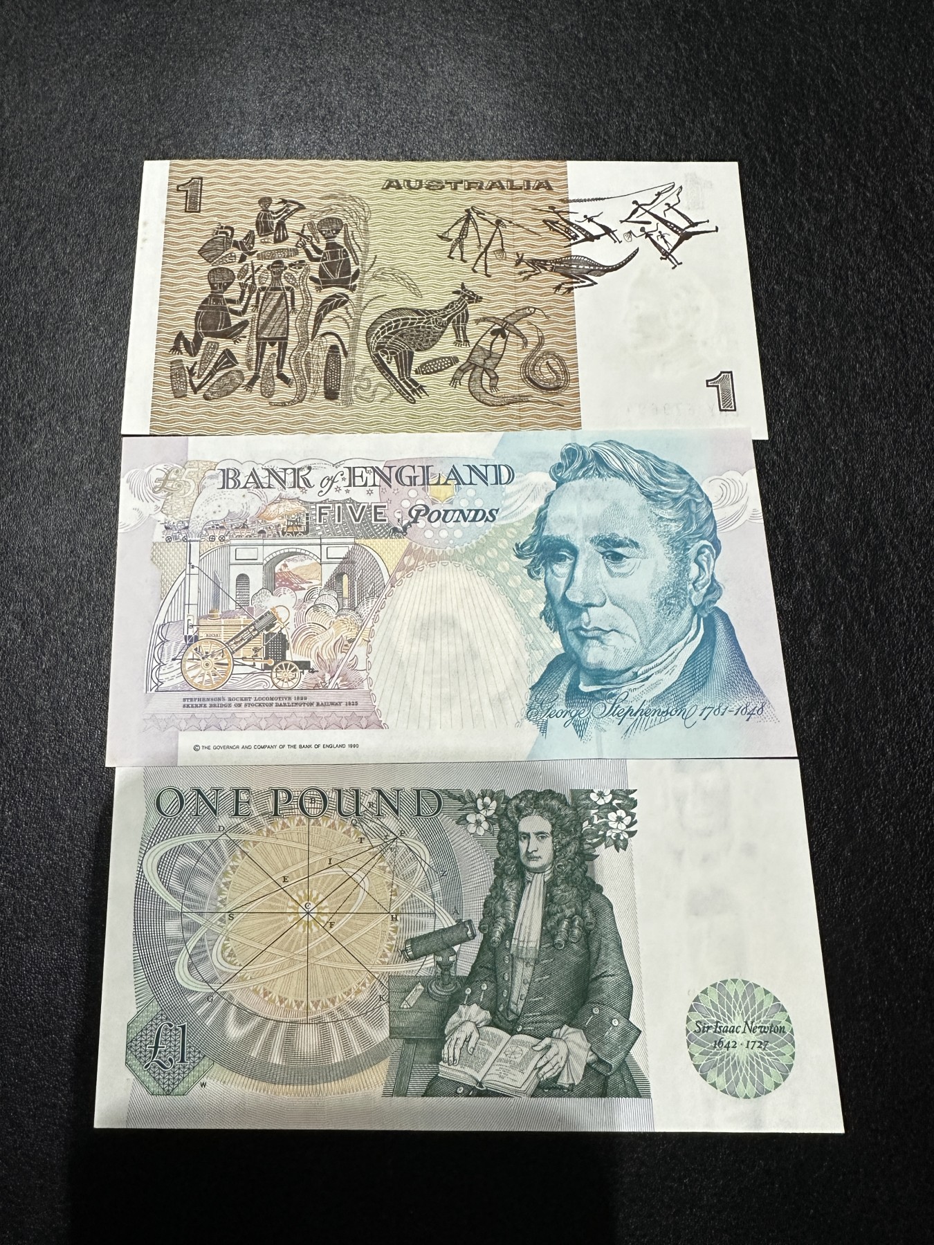 《外钞收藏家》第三百三十五期（连拍第二场） 澳大利亚和英国三张一起 UNC-都有点瑕疵