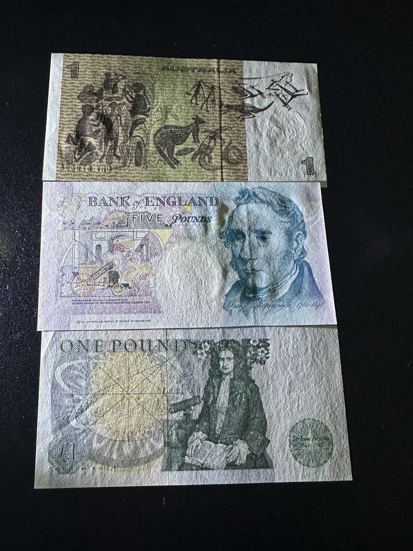 《外钞收藏家》第三百三十五期（连拍第二场） 澳大利亚和英国三张一起 UNC-都有点瑕疵