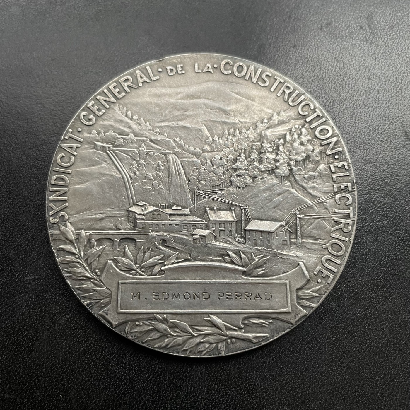 「木头集藏」章牌专场-第37期 CH.Pillet～法国电力女神大银章  直径：68mm，108.8g ，边铭：丰饶角 2 ARGENT