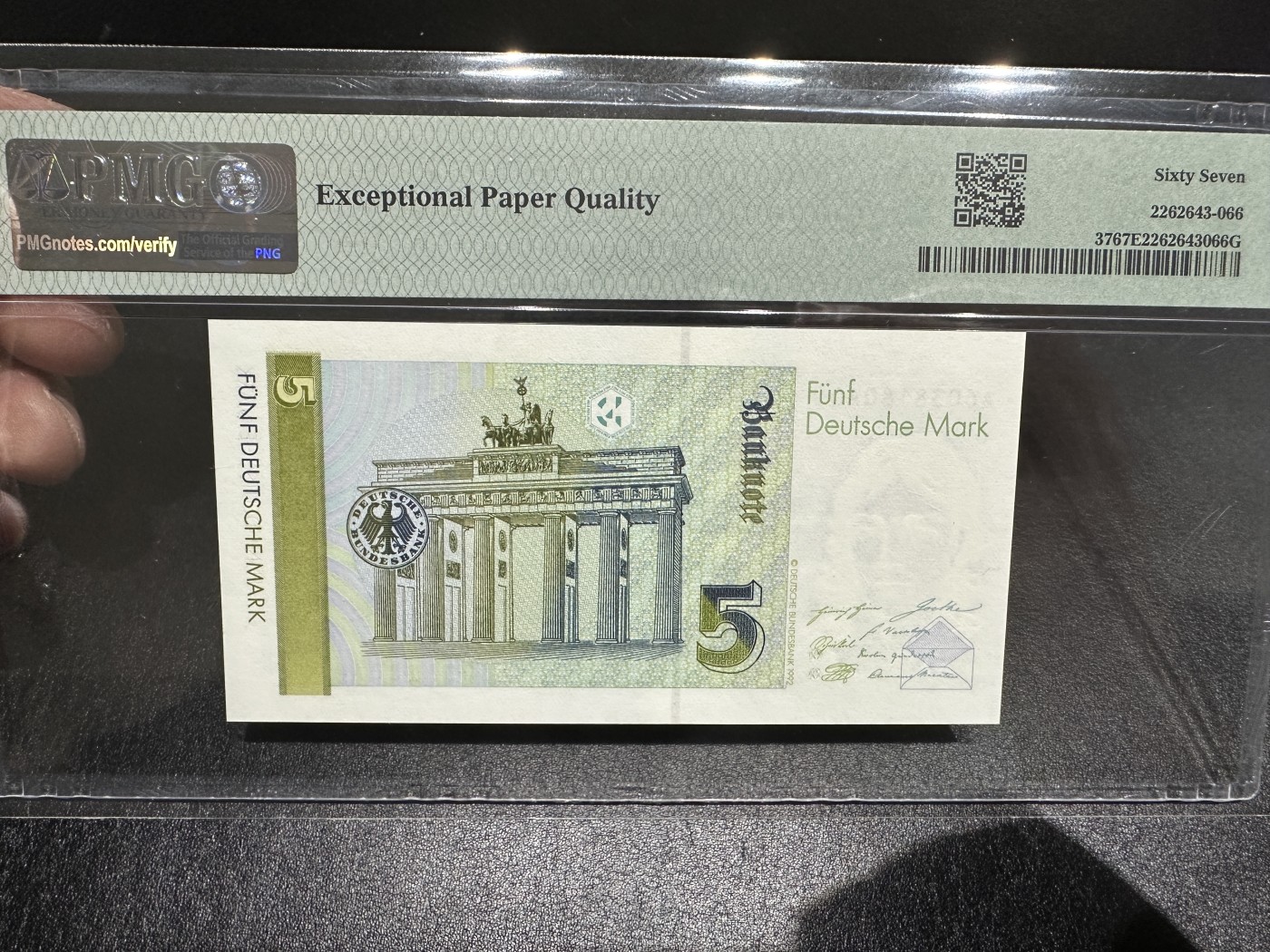 《外钞收藏家》第三百三十五期（连拍第二场） 1991年德国5马克 无47 PMG67 AA冠