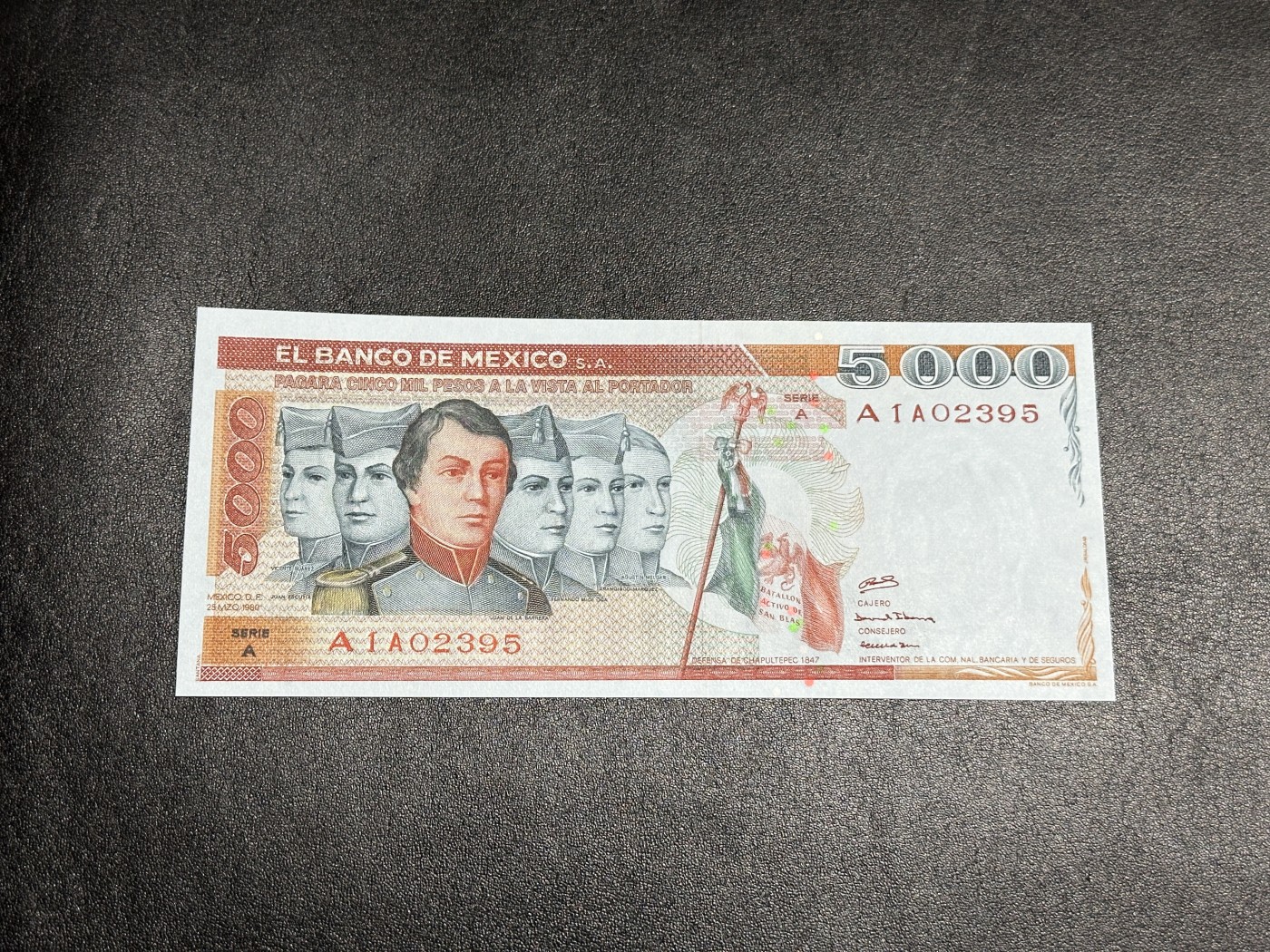 《外钞收藏家》第三百三十五期（连拍第二场） 1980年墨西哥5000比索 A冠 全新UNC