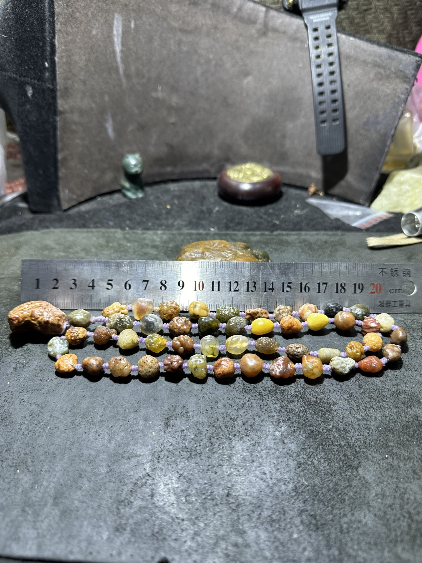 精美阿拉善鱼籽纹筋脉石玛瑙项链一条，