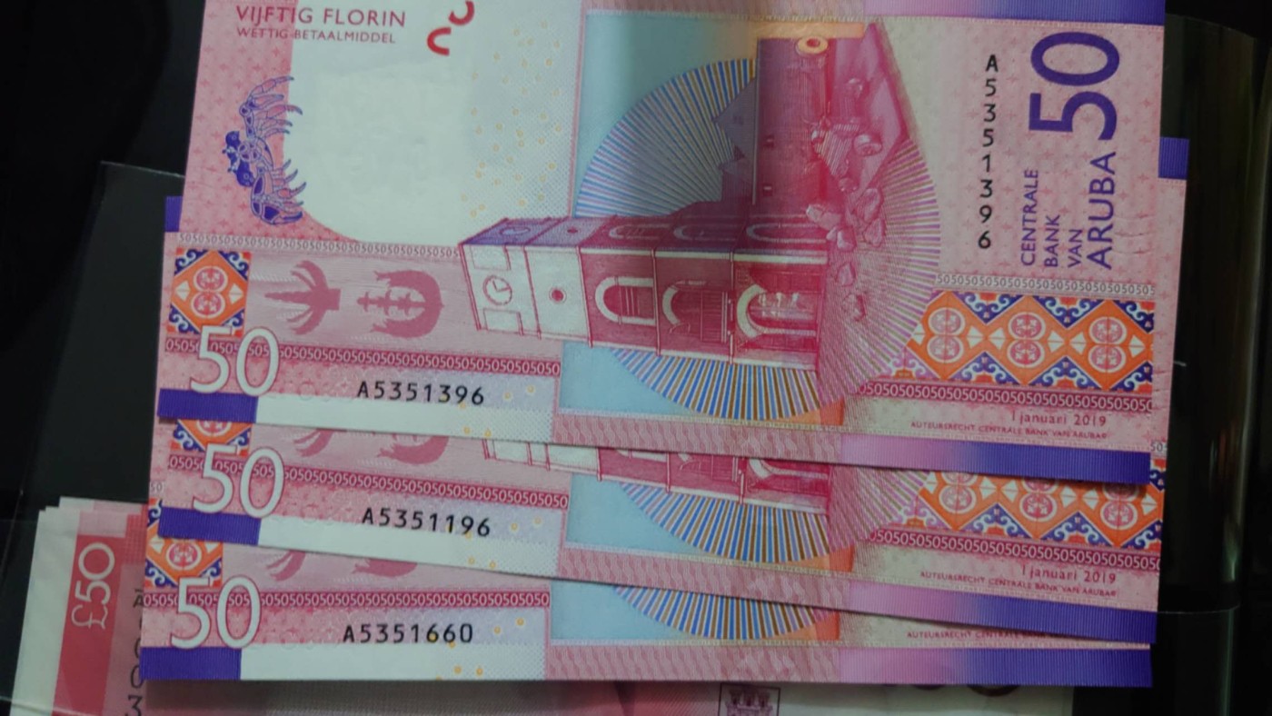 【世界钱币】精选微拍第90期暨2024年第一期 混合场 2019年阿鲁巴50元 全新绝品全程无47尾号1396【注意拍的是一张】