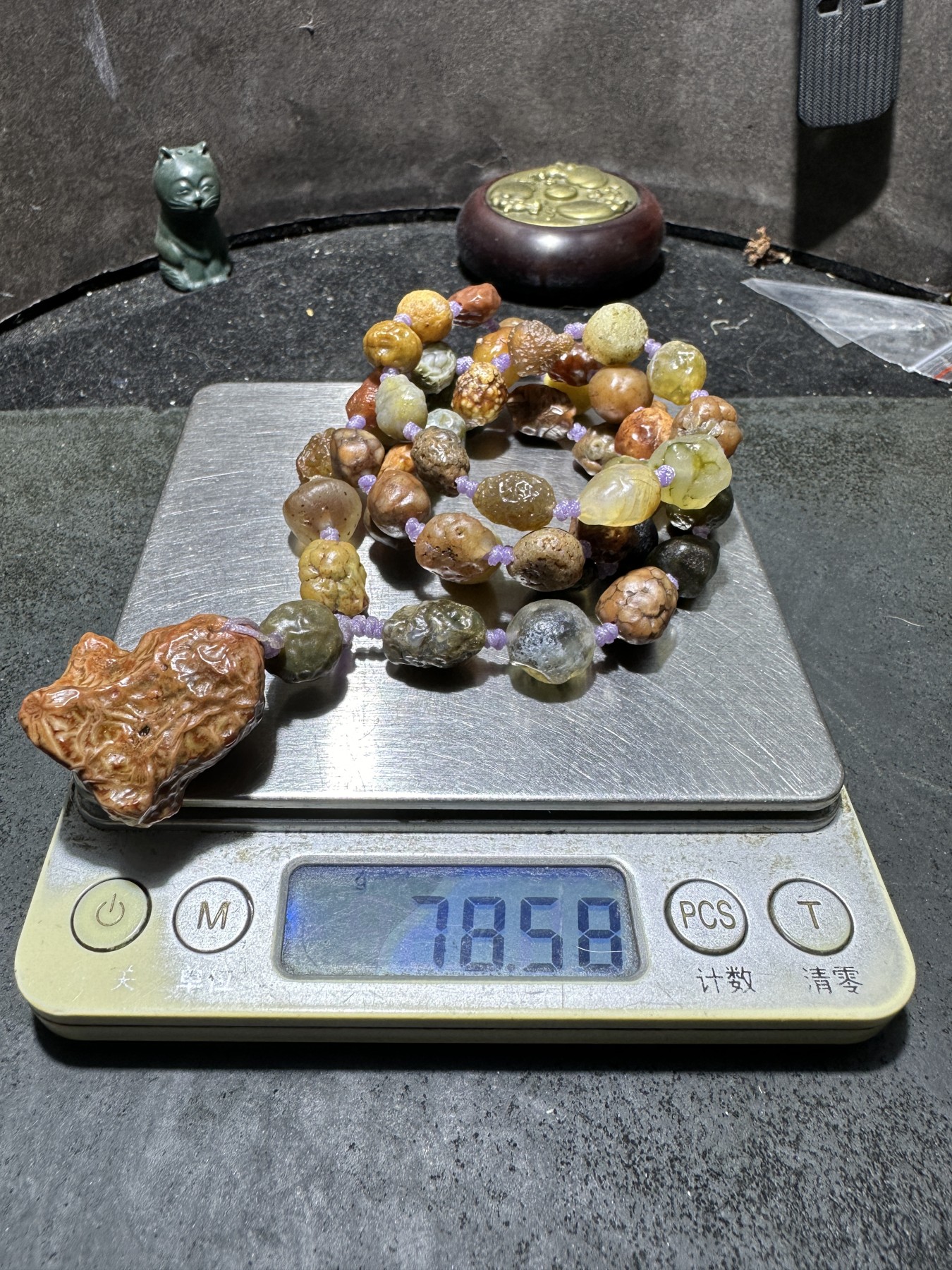精美阿拉善鱼籽纹筋脉石玛瑙项链一条，