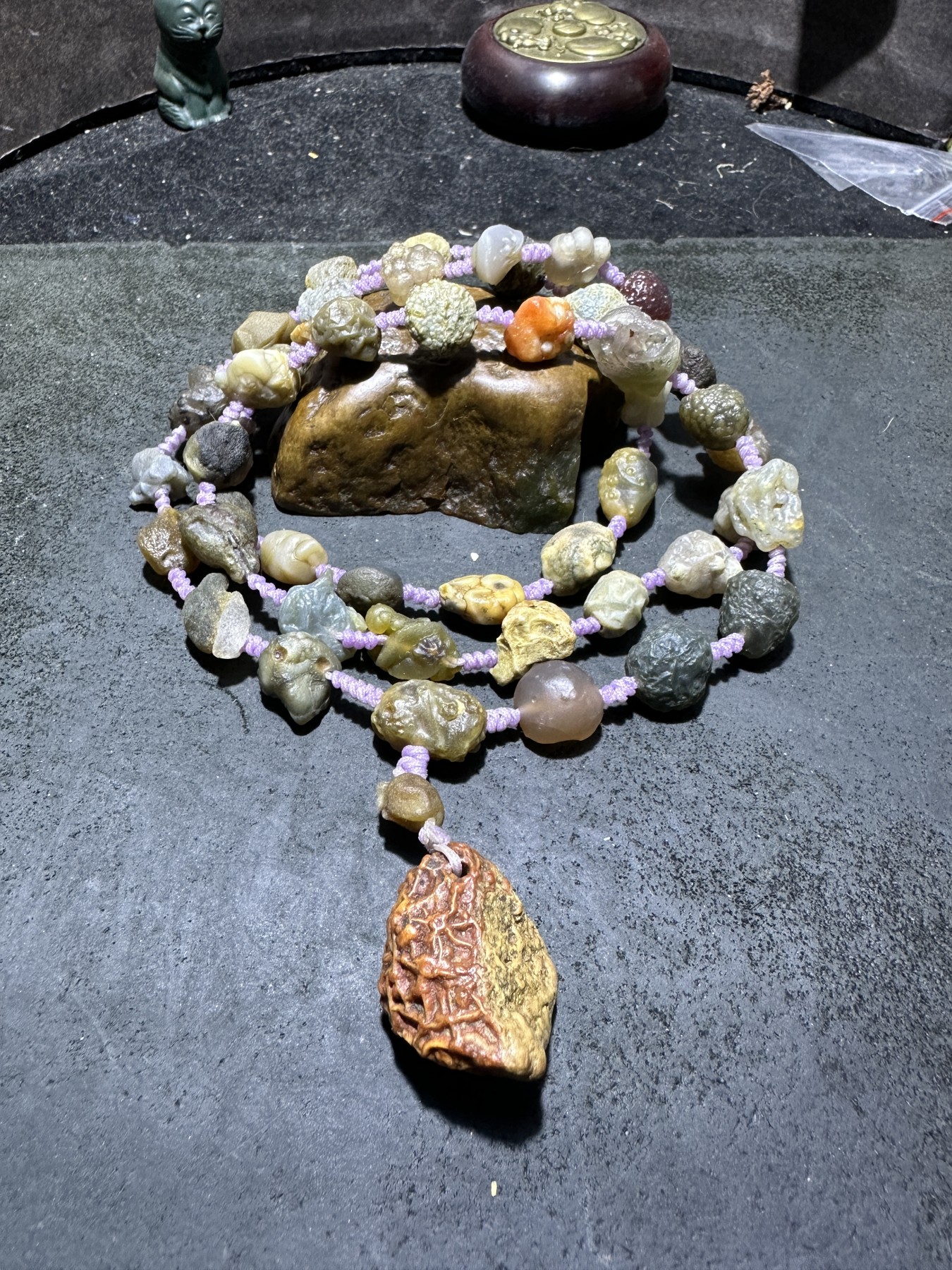 精美阿拉善青花筋脉石玛瑙项链一条，