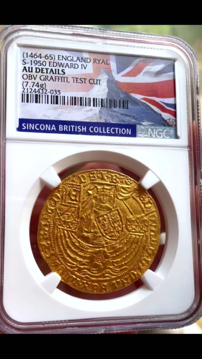 【Blue Auction】✨世界纸币精拍第427期【精】    【著名的Sincona集藏 盒子非常漂亮 稀少版本 冠军分仅AU53】英国 1464-65年 约克王朝首位国王爱德华四世 皇家玫瑰金币（Rose Noble）克重非常足 仅有非主图空白处当时“test cut”导致NGC AUD的评分 画面打制完整居中 观赏性非常好 在当时属于顶级设计 英国货币史上里程碑的品种 非常值得收藏 拍卖价格猛涨品种 好品动辄几十万一枚