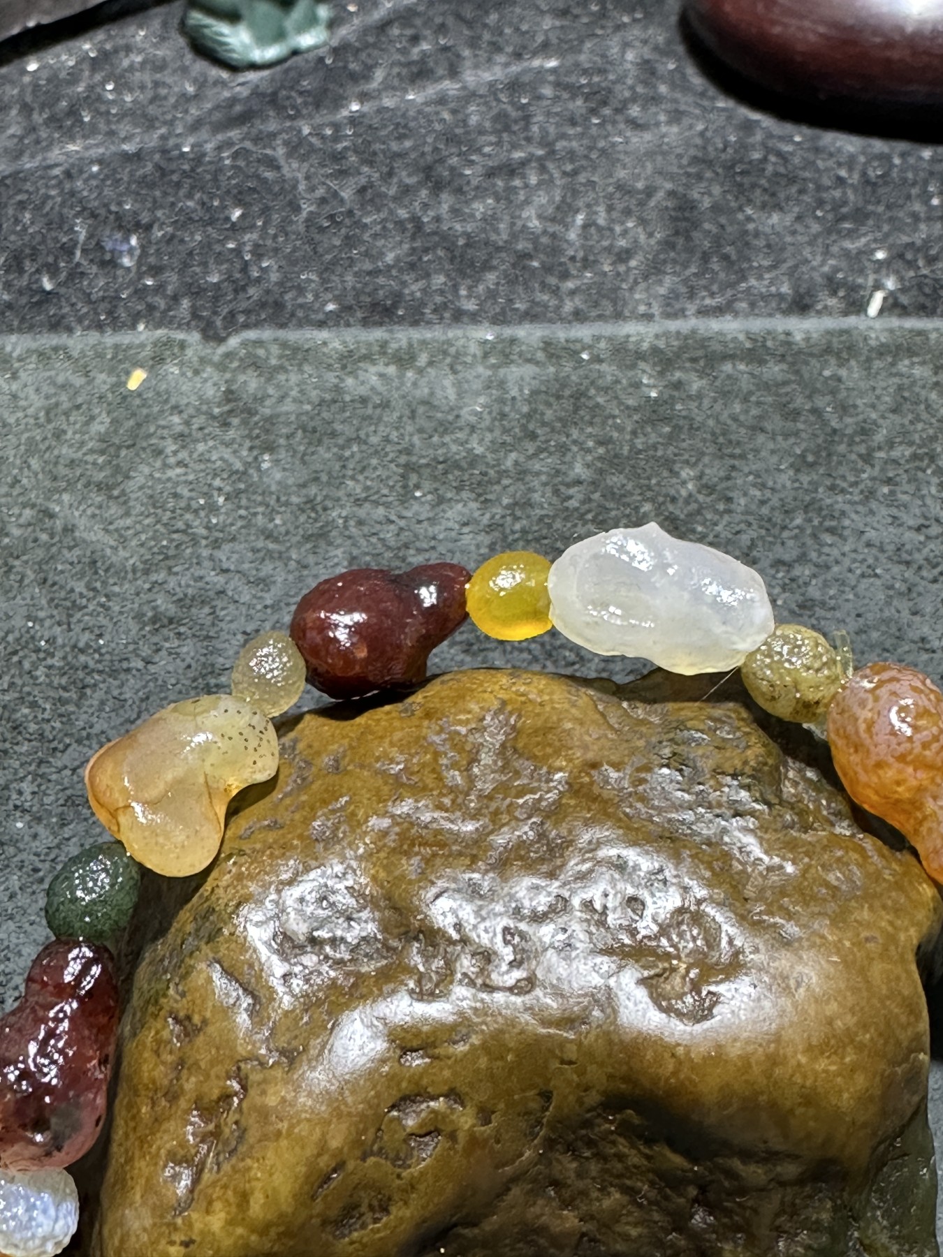 精美天然阿拉善葫芦形玛瑙原石手串一条