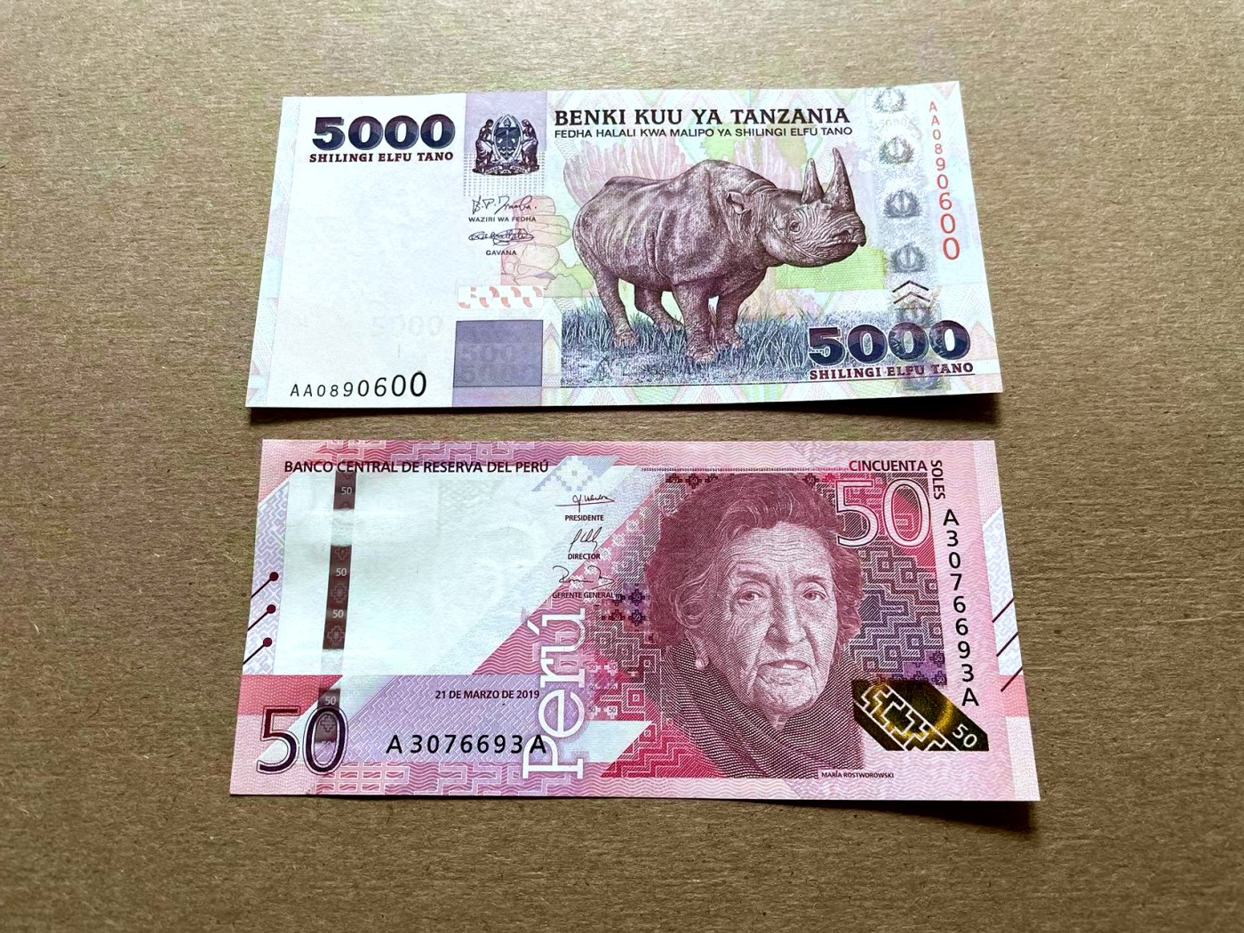 【Blue Auction】✨世界纸币精拍第427期【精】  【一组2张】秘鲁 2019年50索尔 AA冠 全新UNC&坦桑尼亚 5000先令 AA冠 倒置号 UNC-