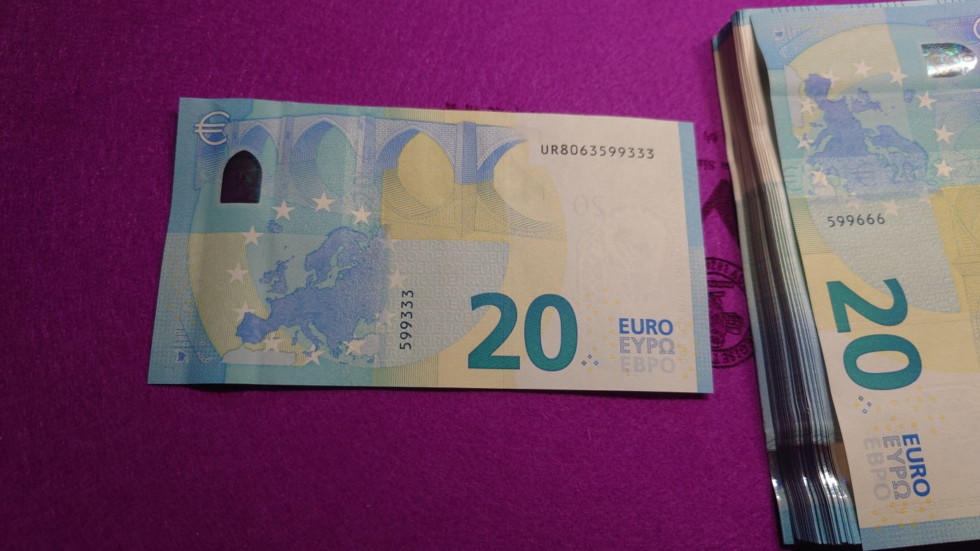 【世界钱币】精选微拍第90期暨2024年第一期 混合场 2015年20欧元 四签 全新绝品(原刀拆）无47豹子号333【注意是单张价】