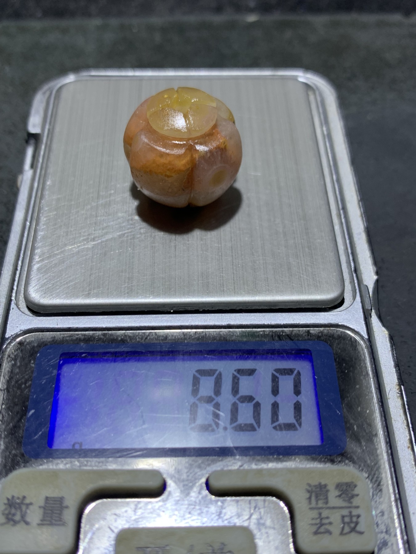 精美亚光冰飘草花纹糖心料战国红玛瑙手工雕刻四棱南瓜灯笼珠一颗！，
