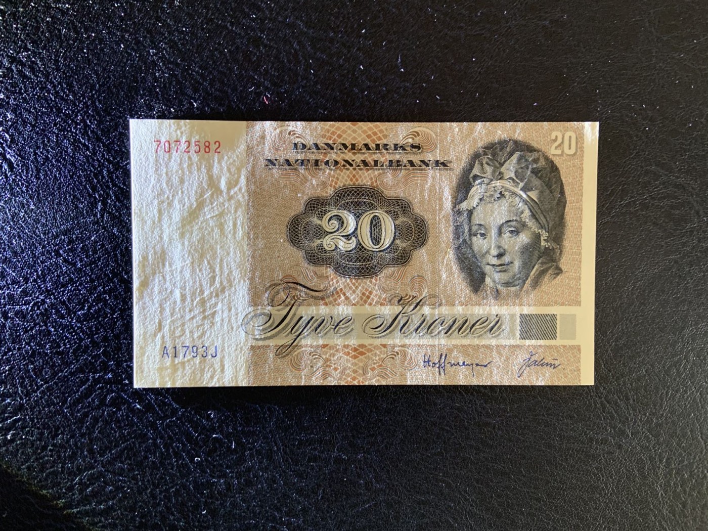 收藏联盟Quantum Auction 第321期拍卖  丹麦1979年20克朗 品相全新UNC 号码无4 首发年份