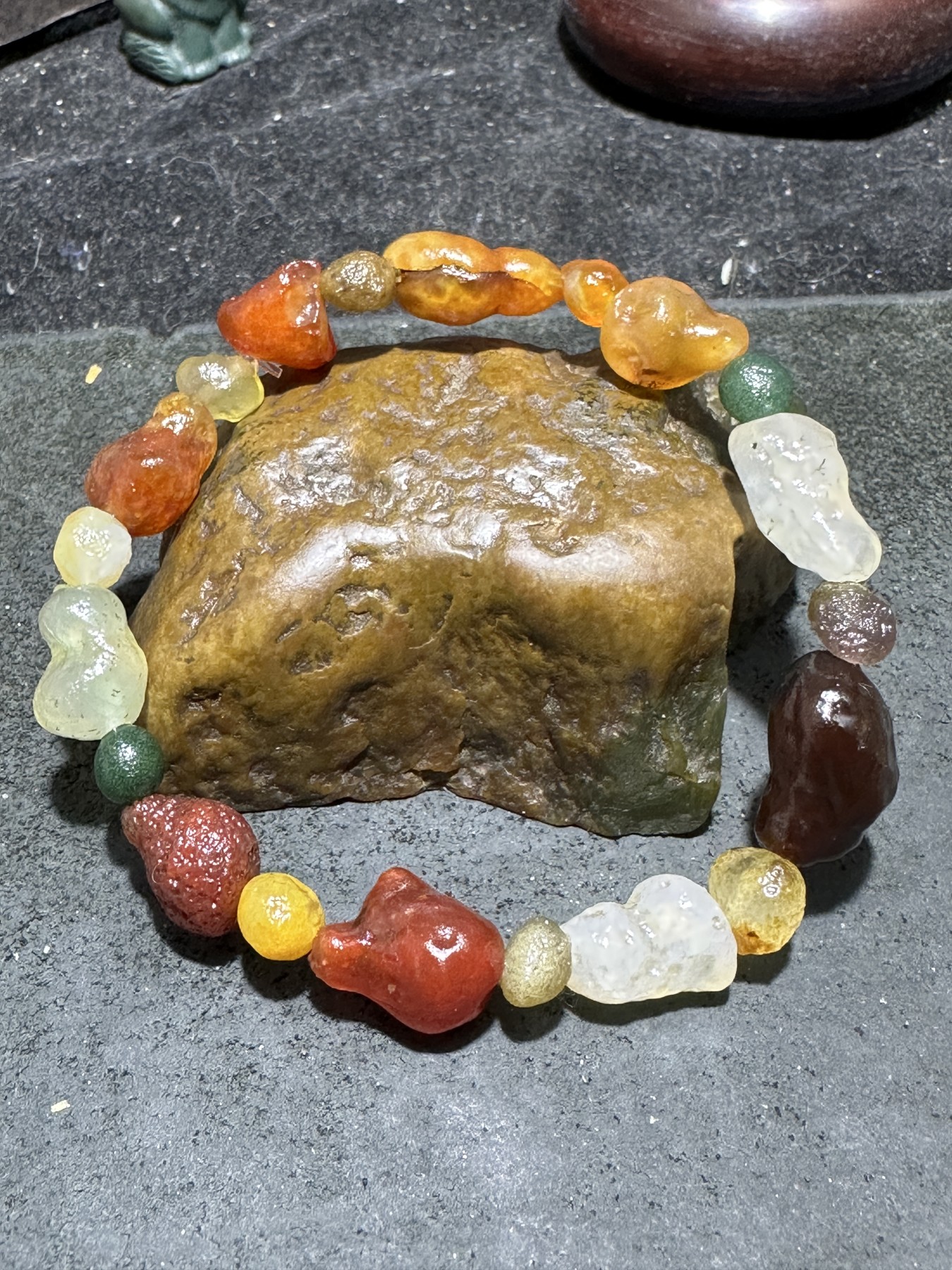 精美天然阿拉善葫芦形玛瑙原石手串一条，