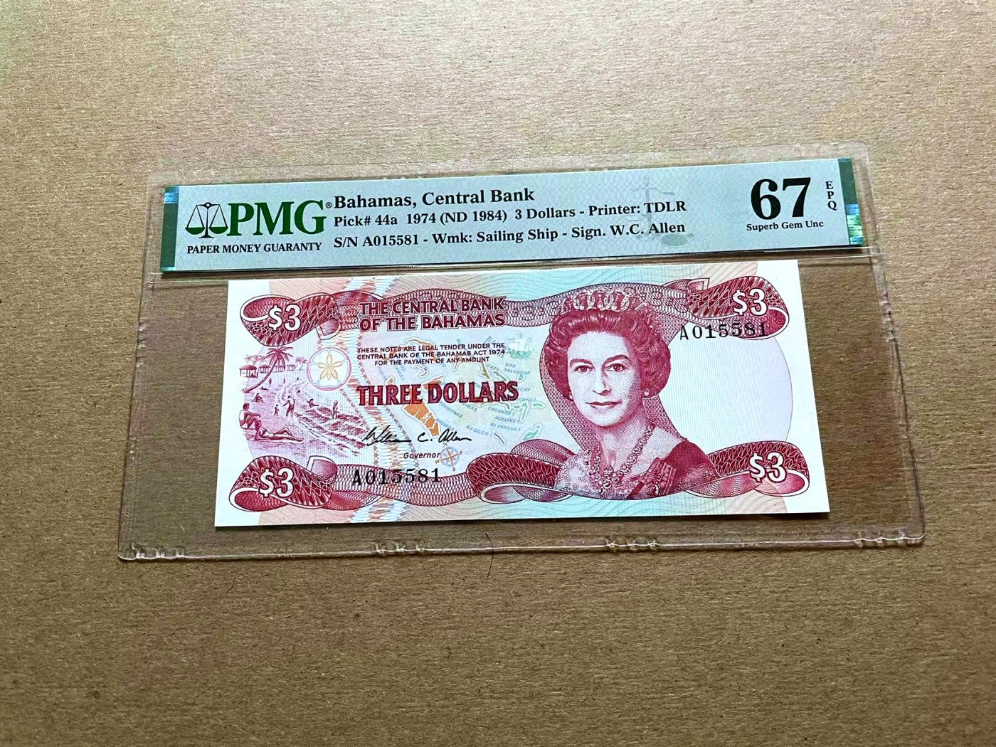 【Blue Auction】✨世界纸币精拍第427期【精】  【A冠无47】巴哈马1974年3元 PMG67EPQ 女王
