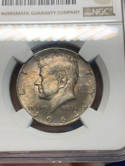 《竞宝斋》第239场-周日，周一 年终拍场 (全场包邮) NGC-MS64 美国1964年肯尼迪50分首年份高银币，双面酱彩
