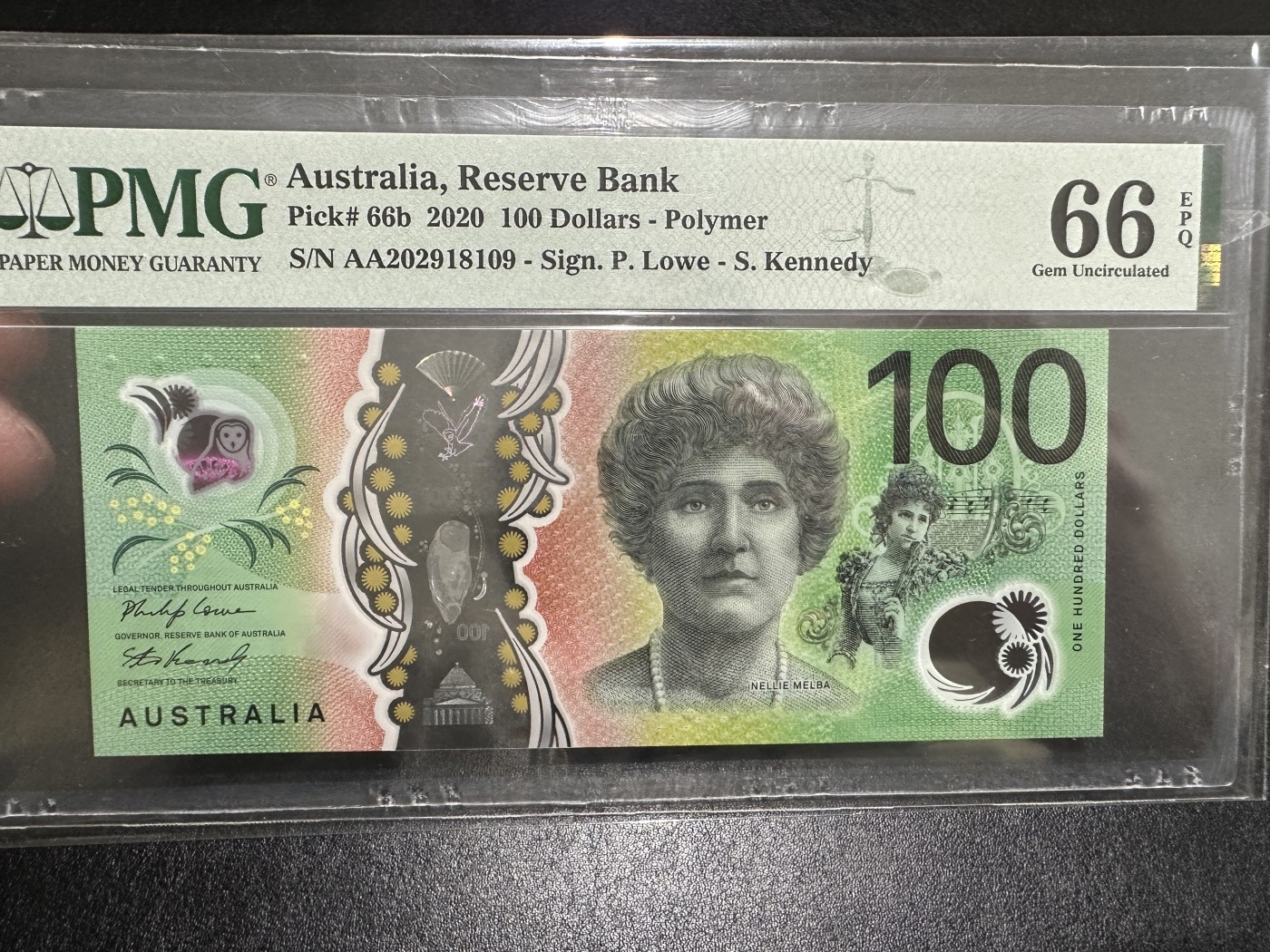 《外钞收藏家》第三百三十六期 2020年澳大利亚100澳元PMG66 首发AA冠 无47