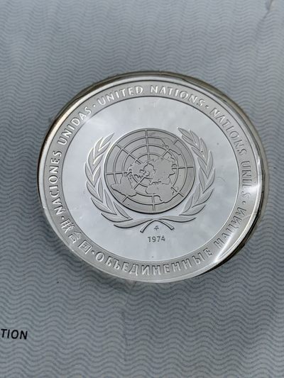 《竞宝斋》第239场-周日，周一 年终拍场 (全场包邮) 1974联合国发行的1盎司纯银章首日封（纪念国际工会组织）