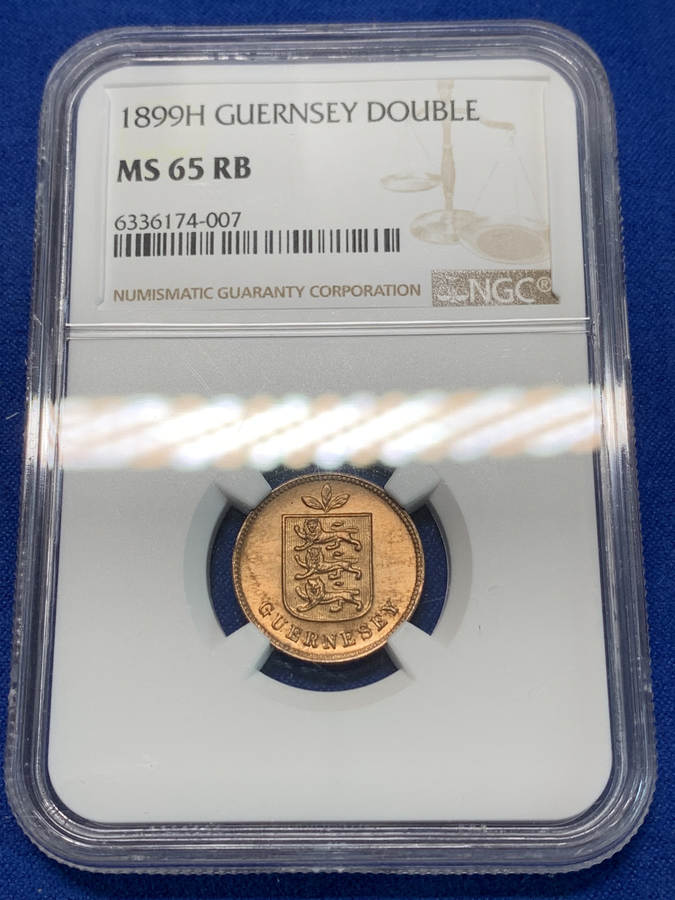 《竞宝斋》第240场-周日，周一 年终尾场 (全场包邮) NGC MS65RB 1899年根西喜顿厂【H厂】3叶雄狮版1道布高分铜币