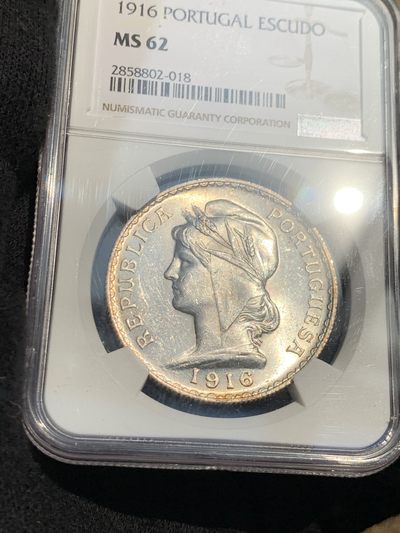 《竞宝斋》第239场-周日，周一 年终拍场 (全场包邮) NGC MS62 原光葡萄牙1916年女神1埃斯库多银币