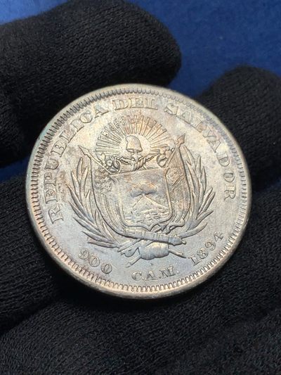 《竞宝斋》第239场-周日，周一 年终拍场 (全场包邮) 萨尔瓦多1894年1比索银币 美洲大火品种 早期少见大银币 打制不错 细节清晰