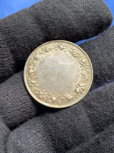 《竞宝斋》第239场-周日，周一 年终拍场 (全场包邮) 法国经典结婚纪念银章 9.8克  27.3mm 边铭：丰饶角＋银标