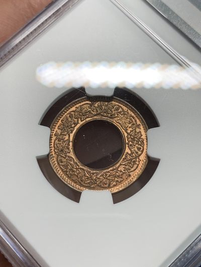 《竞宝斋》第239场-周日，周一 年终拍场 (全场包邮) NGC MS65RB 英属印度1945年印度孟买厂【B厂】制造中孔扁冠1派沙