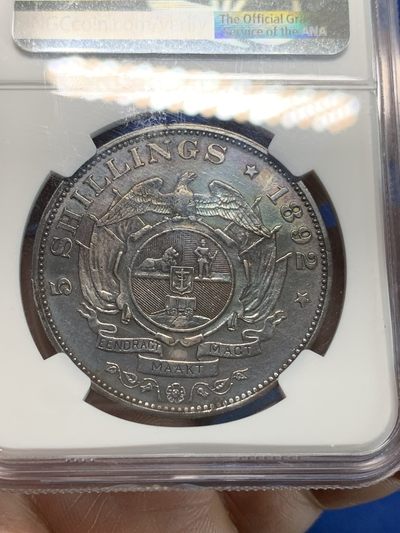 《竞宝斋》第239场-周日，周一 年终拍场 (全场包邮) NGC-AUD 南非名誉名大统领 1892年 首年发行5先令 背面小推车单杆 黑包浆 发行量14000