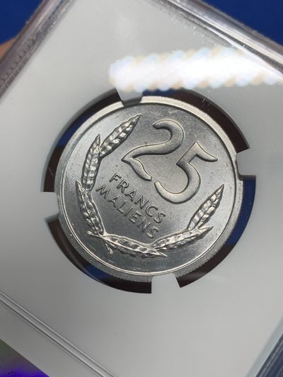 《竞宝斋》第239场-周日，周一 年终拍场 (全场包邮) NGC MS65 马里1961年狮头25法郎，分炫目好光高分可藏！