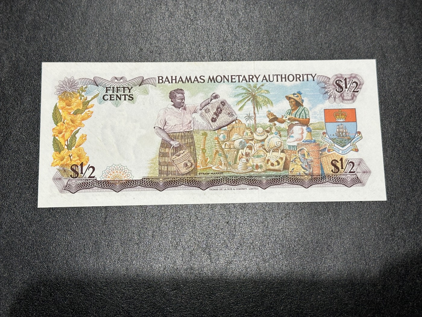 《外钞收藏家》第三百三十六期 1968年巴哈马1/2刀 全新 不绝