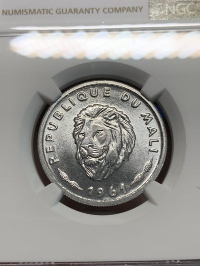 《竞宝斋》第239场-周日，周一 年终拍场 (全场包邮) NGC MS65 马里1961年狮头25法郎，分炫目好光高分可藏！