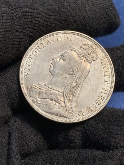 《竞宝斋》第239场-周日，周一 年终拍场 (全场包邮) 英国1889年老维高冠马剑克朗大银币