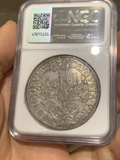 《竞宝斋》第239场-周日，周一 年终拍场 (全场包邮) NGC MS62 德国德意志奥格斯堡1642年城市景观泰勒银币 持续上涨的品种！