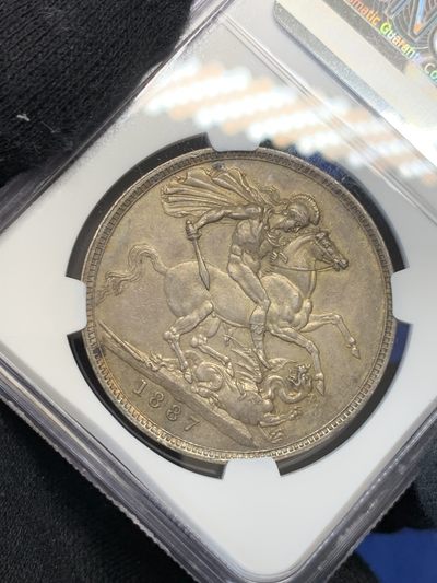《竞宝斋》第239场-周日，周一 年终拍场 (全场包邮) NGC-AU58 英国 1887年 维多利亚 高冠马剑1克朗银币