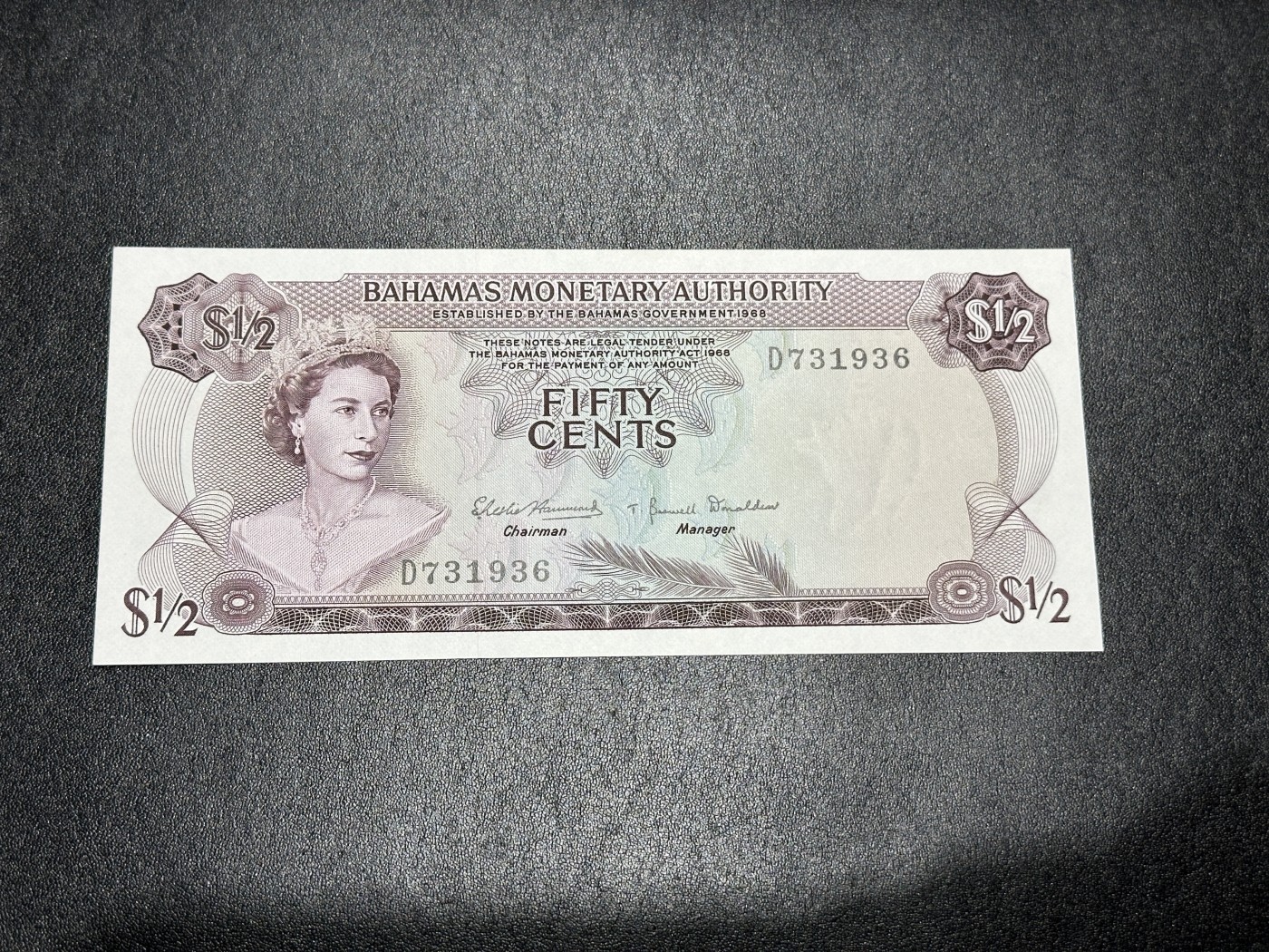 《外钞收藏家》第三百三十六期 1968年巴哈马1/2刀 全新 不绝