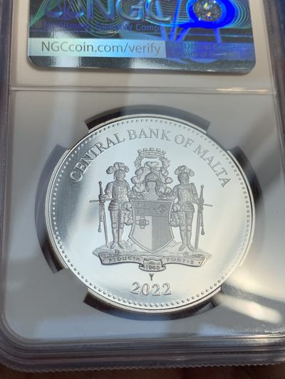 《竞宝斋》第239场-周日，周一 年终拍场 (全场包邮) 首期NGC-PF70 马耳他发行的伊丽莎白登基70周年铂金禧纪念银币-10欧（发行量2000枚） 盒证齐全 28.28g 38.61mm 925银