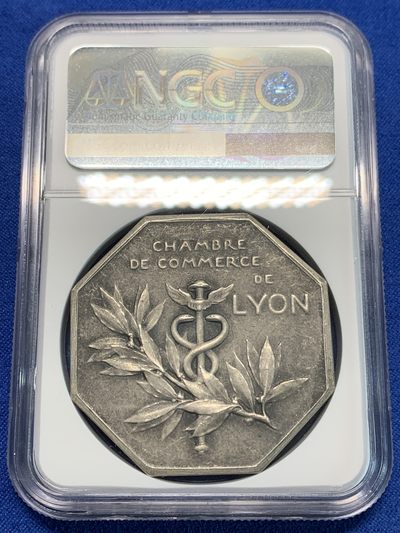 《竞宝斋》第239场-周日，周一 年终拍场 (全场包邮) NGC MS62 法国纺织天使大版八角银质代币 罗蒂作品 42mm大规格