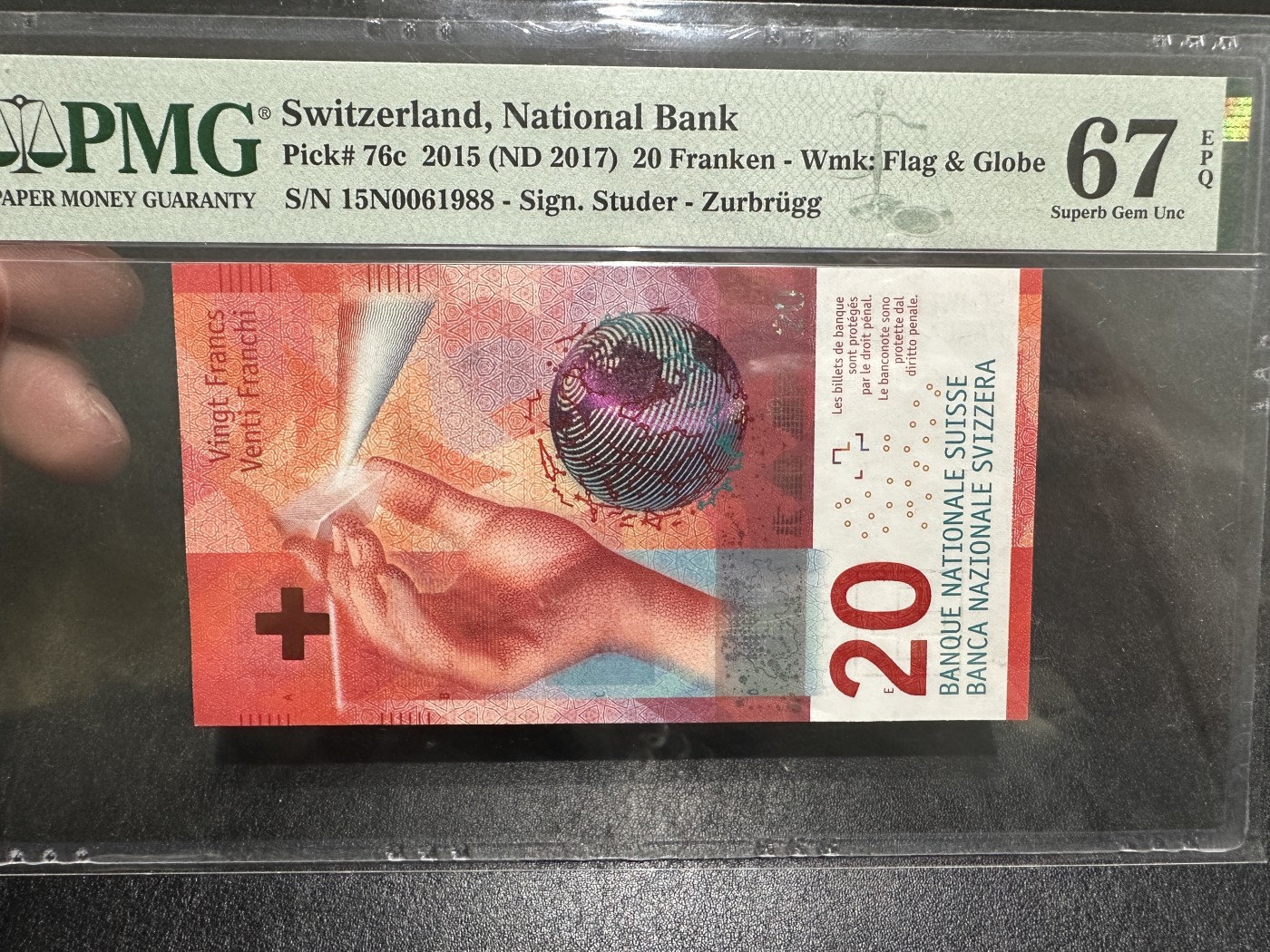 《外钞收藏家》第三百三十六期 2015年瑞士手版20法郎 PMG67 尾988 无47