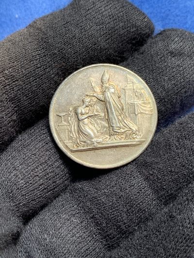 《竞宝斋》第239场-周日，周一 年终拍场 (全场包邮) 法国经典结婚纪念银章 9.8克  27.3mm 边铭：丰饶角＋银标