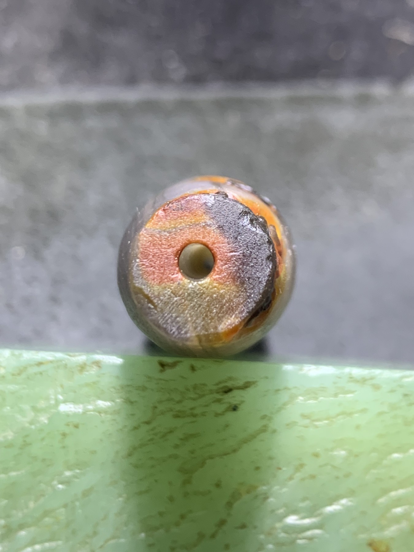 精美亚光高玉化巴西玛瑙手工俏色巧雕厚德载物，禅字桶珠一个！