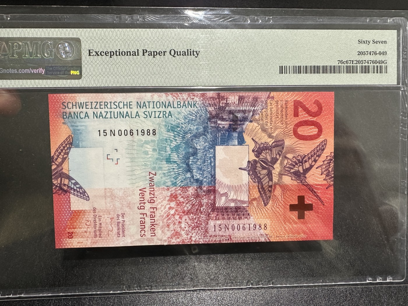 《外钞收藏家》第三百三十六期 2015年瑞士手版20法郎 PMG67 尾988 无47