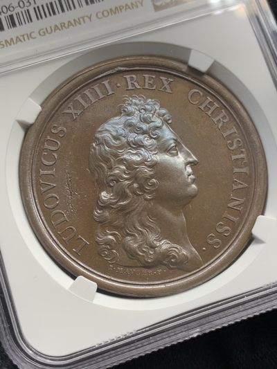 《竞宝斋》第239场-周日，周一 年终拍场 (全场包邮) 唯一冠军分 NGC MS65BN 法国1665年路易十四统领军事期刊纪念大铜章