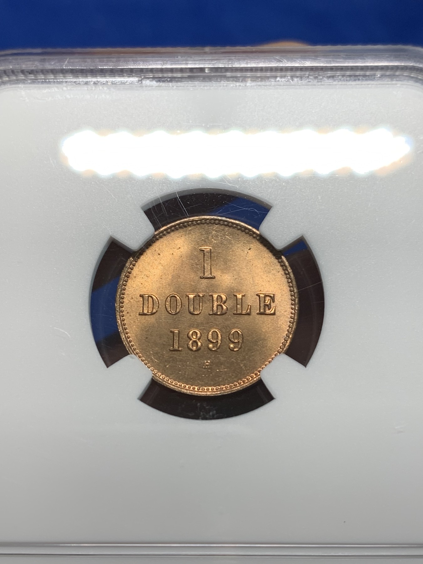 《竞宝斋》第240场-周日，周一 年终尾场 (全场包邮) NGC MS65RB 1899年根西喜顿厂【H厂】3叶雄狮版1道布高分铜币