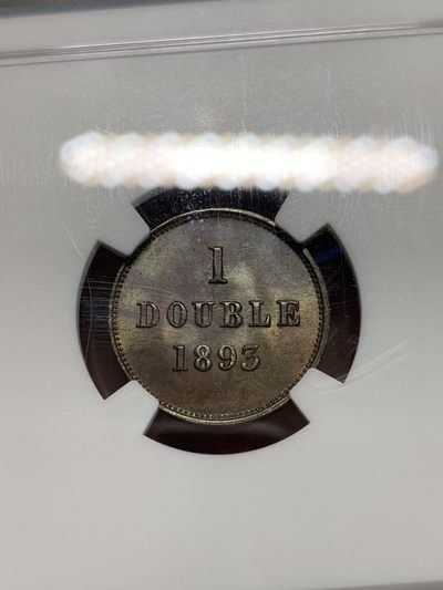 《竞宝斋》第239场-周日，周一 年终拍场 (全场包邮) NGC MS65BN 1893年根西喜顿厂【H厂】3叶雄狮版1道布高分铜币