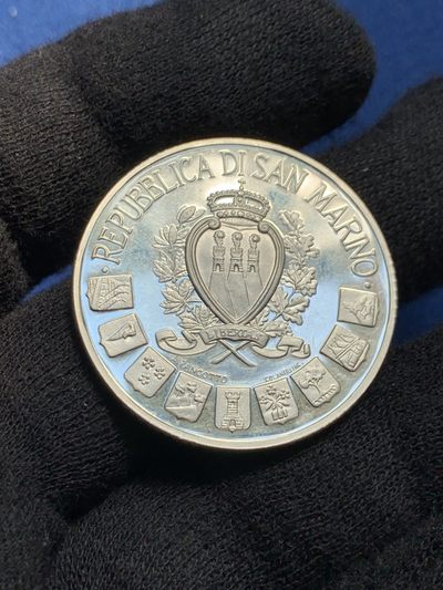 《竞宝斋》第239场-周日，周一 年终拍场 (全场包邮) 1997圣马力诺10000里拉银币 22克