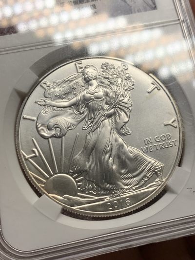 《竞宝斋》第239场-周日，周一 年终拍场 (全场包邮) NPGS CPS 美国2016年行走女神1美元纪念银币