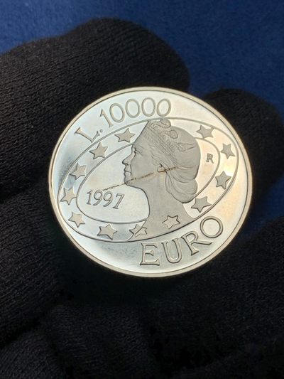 《竞宝斋》第239场-周日，周一 年终拍场 (全场包邮) 1997圣马力诺10000里拉银币 22克