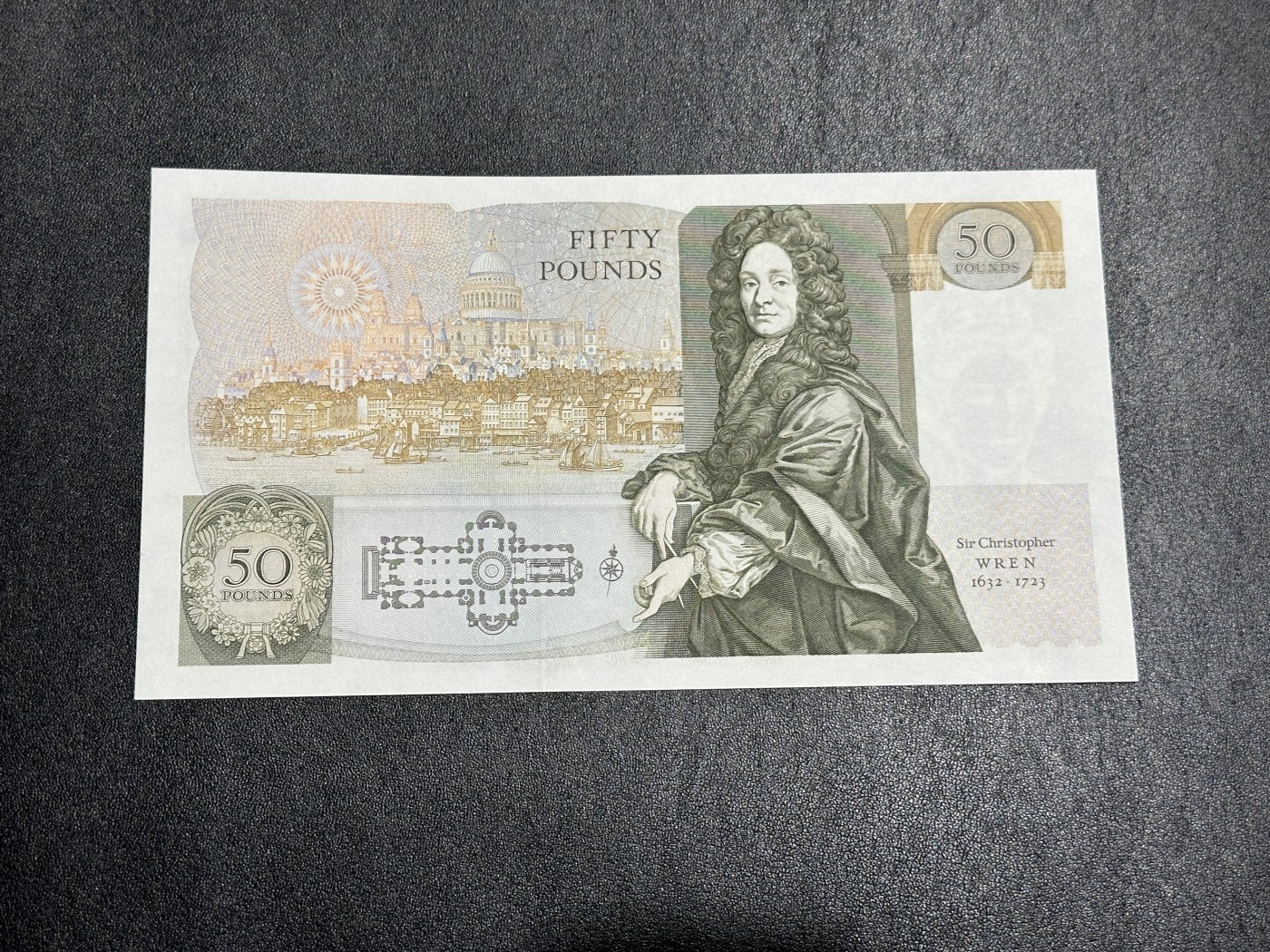 《外钞收藏家》第三百三十六期 英国D序列50镑 全新UNC 无47