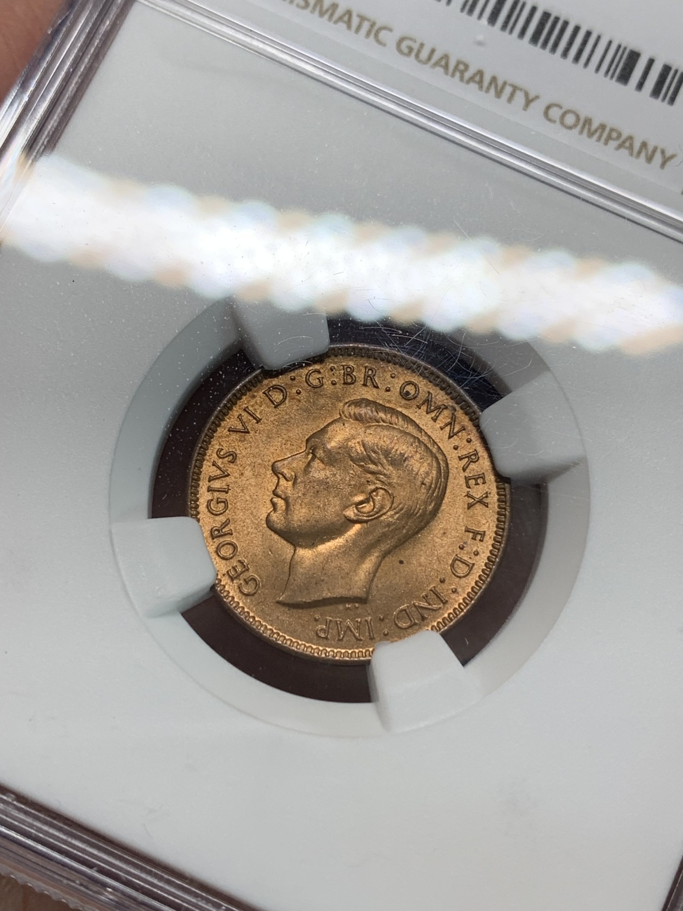 《竞宝斋》第240场-周日，周一 年终尾场 (全场包邮) NGC MS65RB 英国1941年乔六法新铜币，近RD原铜光，小鸟可爱，转光犀利