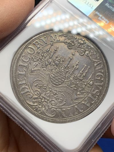 《竞宝斋》第239场-周日，周一 年终拍场 (全场包邮) NGC MS62 德国德意志奥格斯堡1642年城市景观泰勒银币 持续上涨的品种！