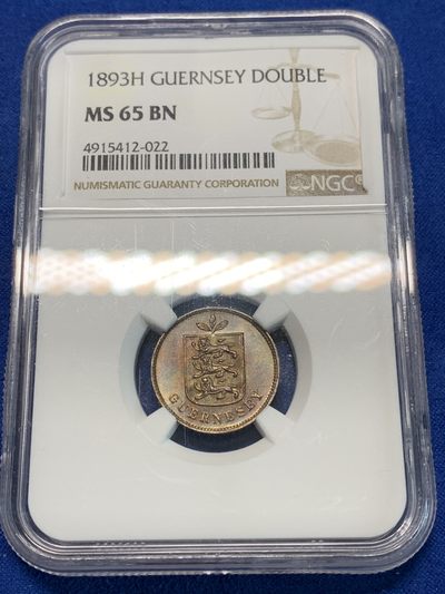 《竞宝斋》第239场-周日，周一 年终拍场 (全场包邮) NGC MS65BN 1893年根西喜顿厂【H厂】3叶雄狮版1道布高分铜币